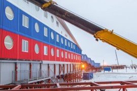 Неподалеку от Северного полюса заканчивается строительство военной базы «Арктический трилистник» (10 фото)