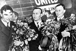 Советские летчики после перелета через Северный полюс в США В.П. Чкалов, Г.Ф. Байдуков и А.В. Беляков
