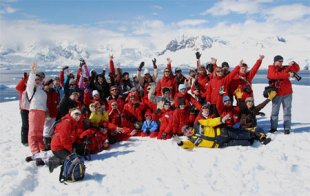 туристы в Антарктиде